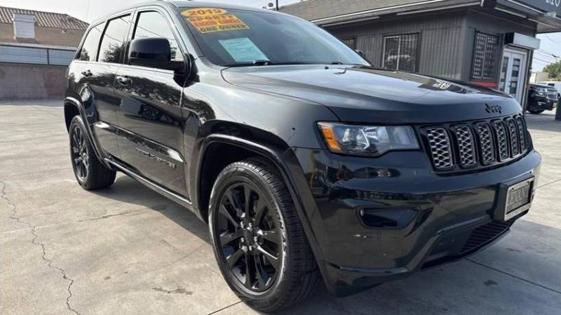 JEEP GRAND CHEROKEE 2019 1C4RJEAG0KC602525 image
